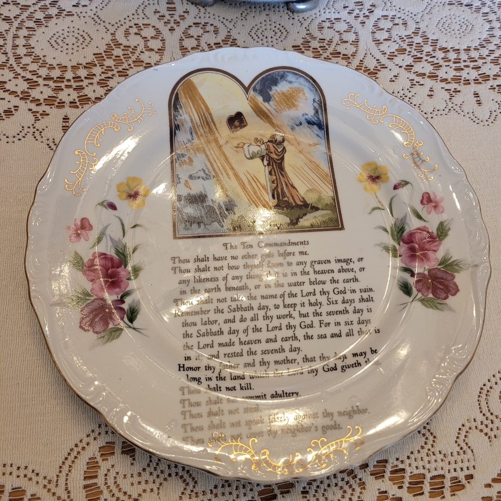 EUC Vintage Wall Hanging Plates Pair- Lord's Prayer and Ten Commandments - Picture 8 of 15
